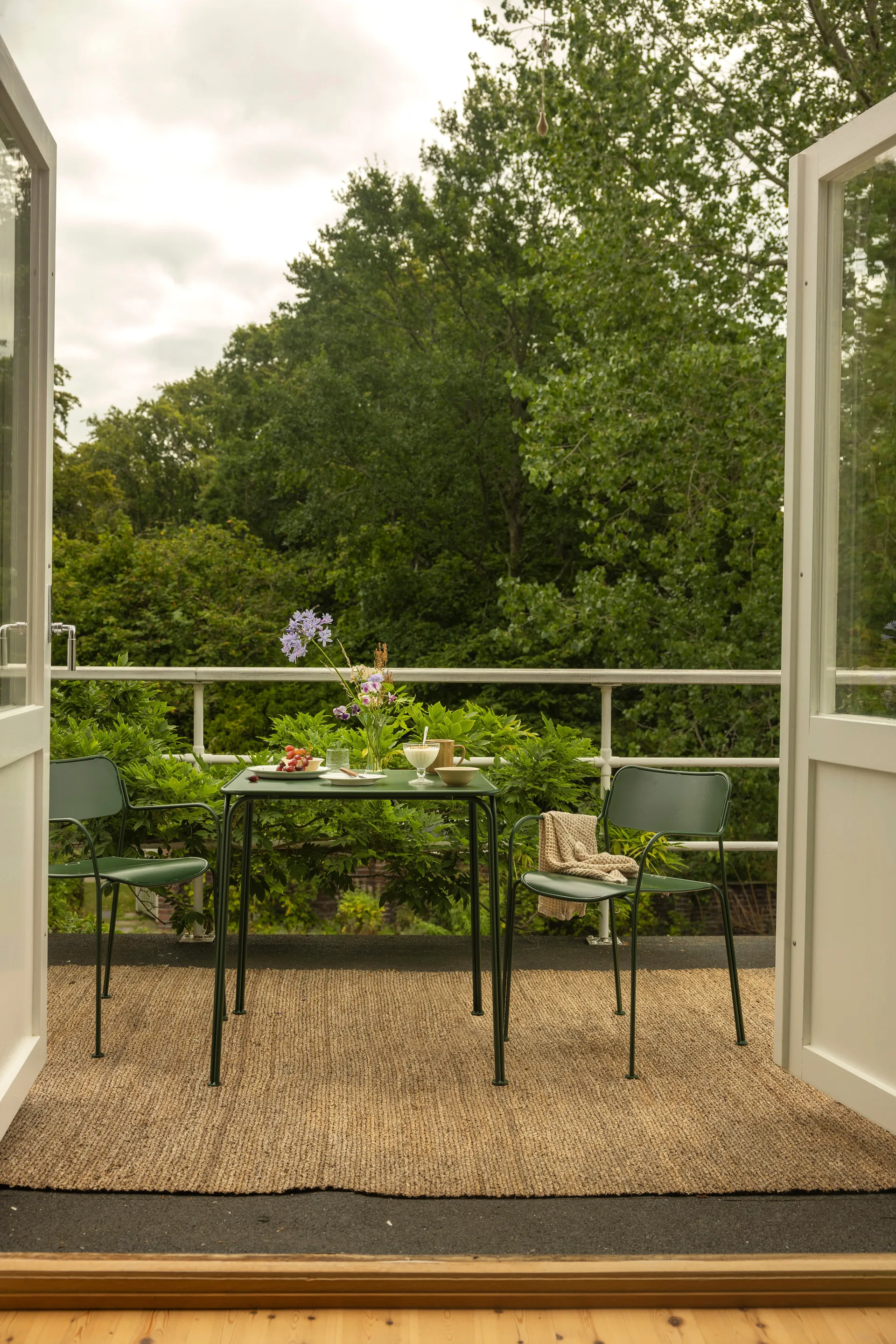 Table Libelle table 70x70 cm, Green Grythyttan Stålmöbler
