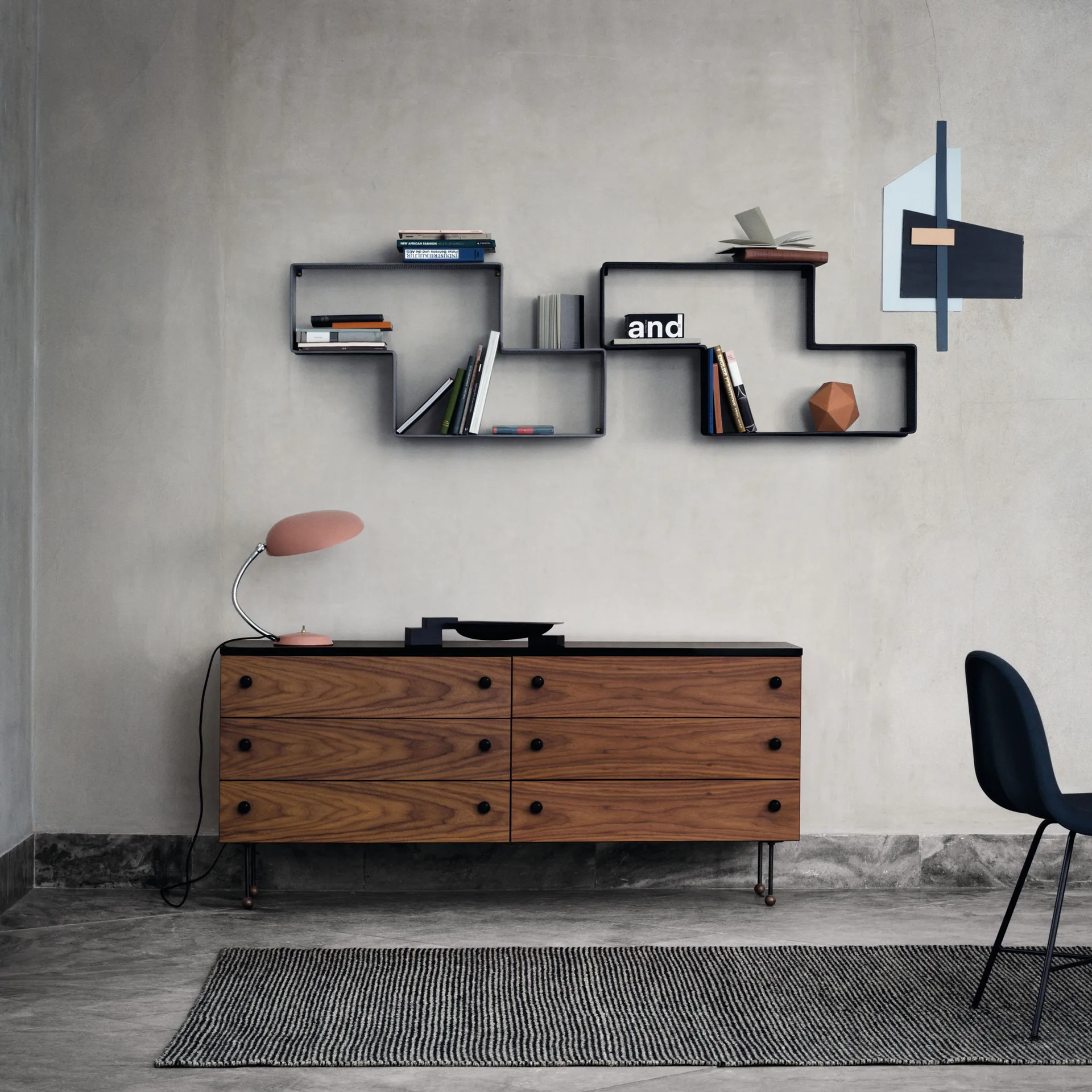 62 Dresser, American walnut, 4 drawers GUBI