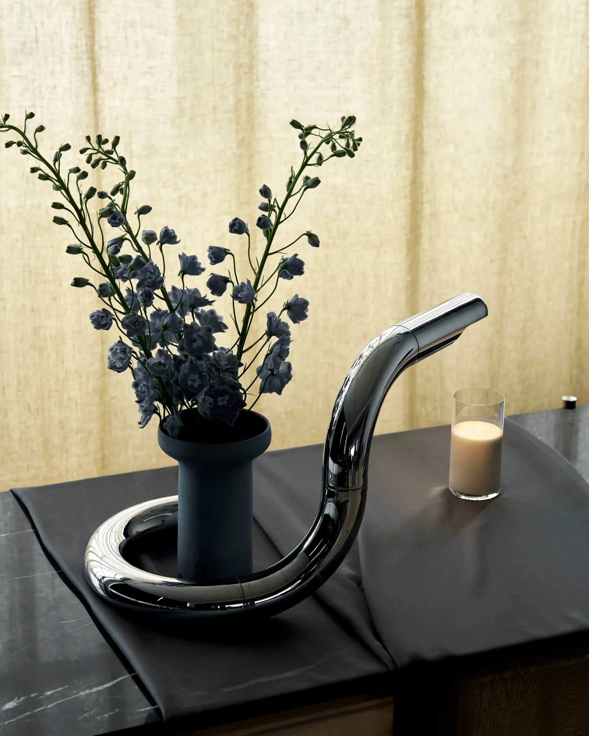 Aspide table lamp, Chrome GUBI