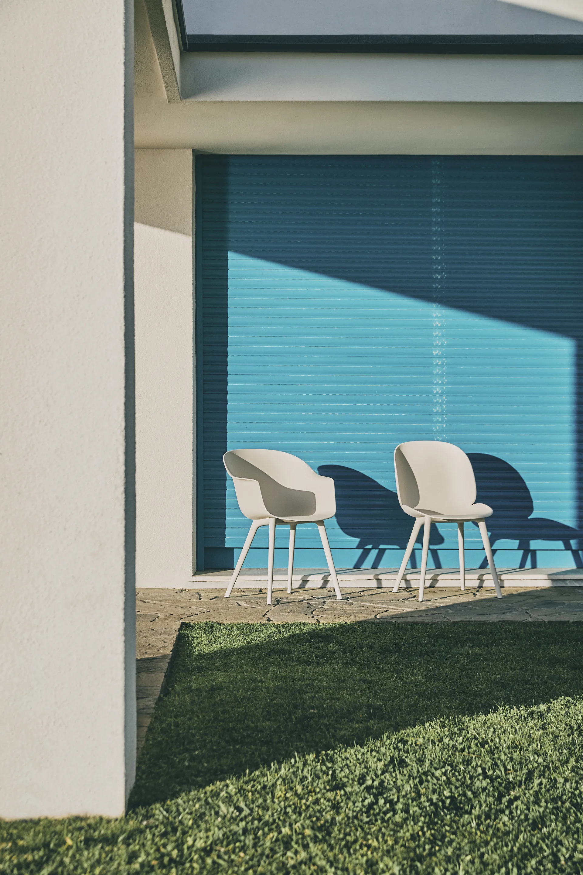 Beetle Dining Outdoor chair, Alabaster white GUBI