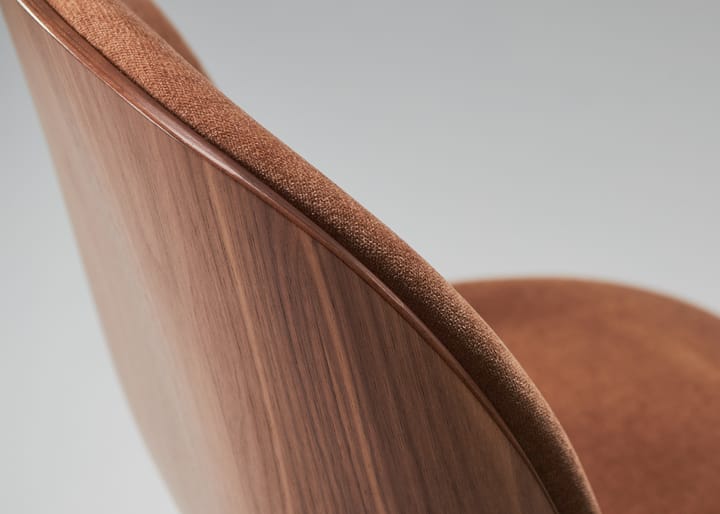 Beetle upholstered chair walnut - Antique brass-belsuede 132 - GUBI