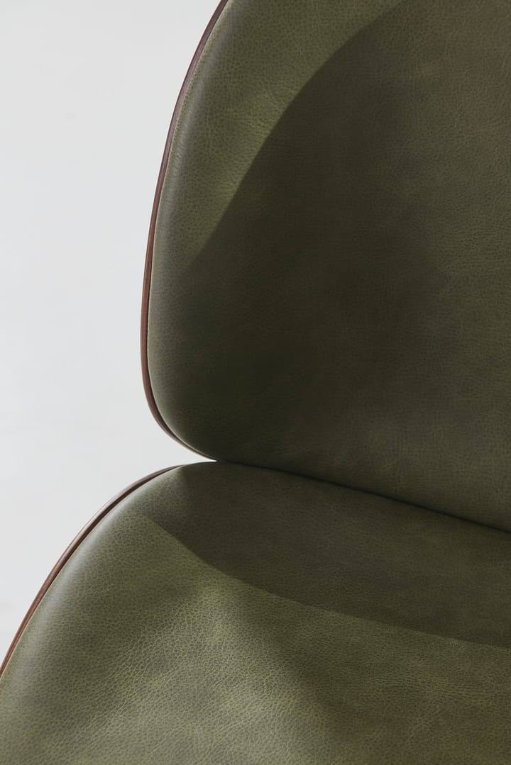 Beetle upholstered chair walnut - Antique brass-leather army - GUBI