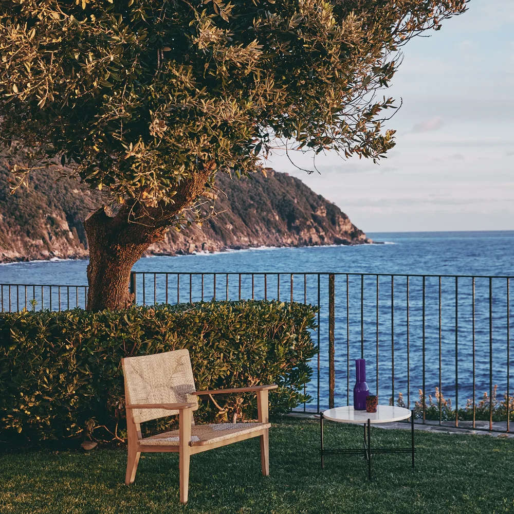 F-chair Outdoor lounge chair, Teak GUBI