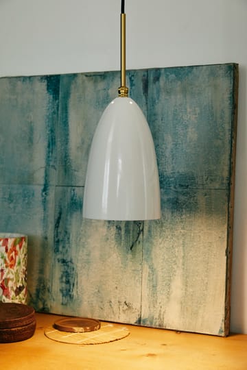 Gräshoppa ceiling lamp glossy - Alabaster white-brass - GUBI