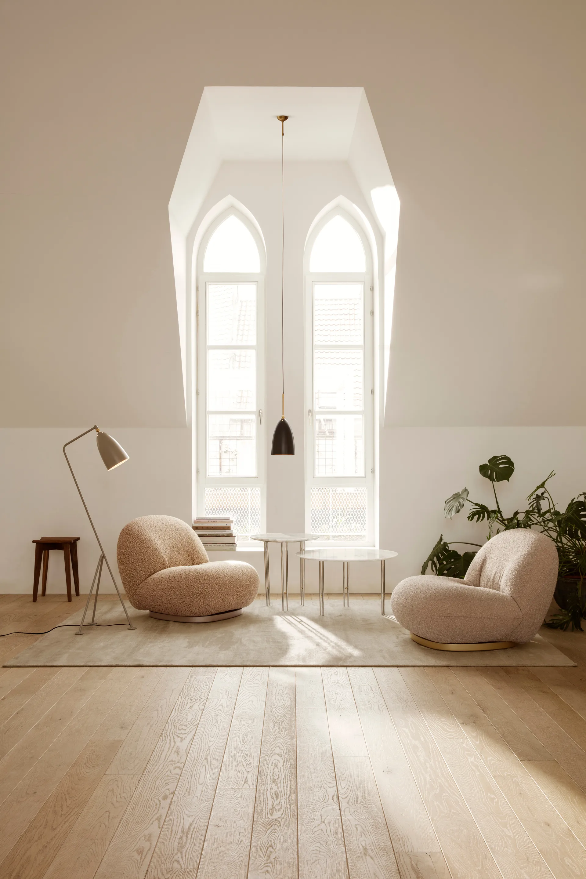 Grashopper floor lamp, Olive brown GUBI