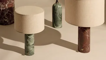 Gravity L table lamp - Emerald marble-canvas - GUBI