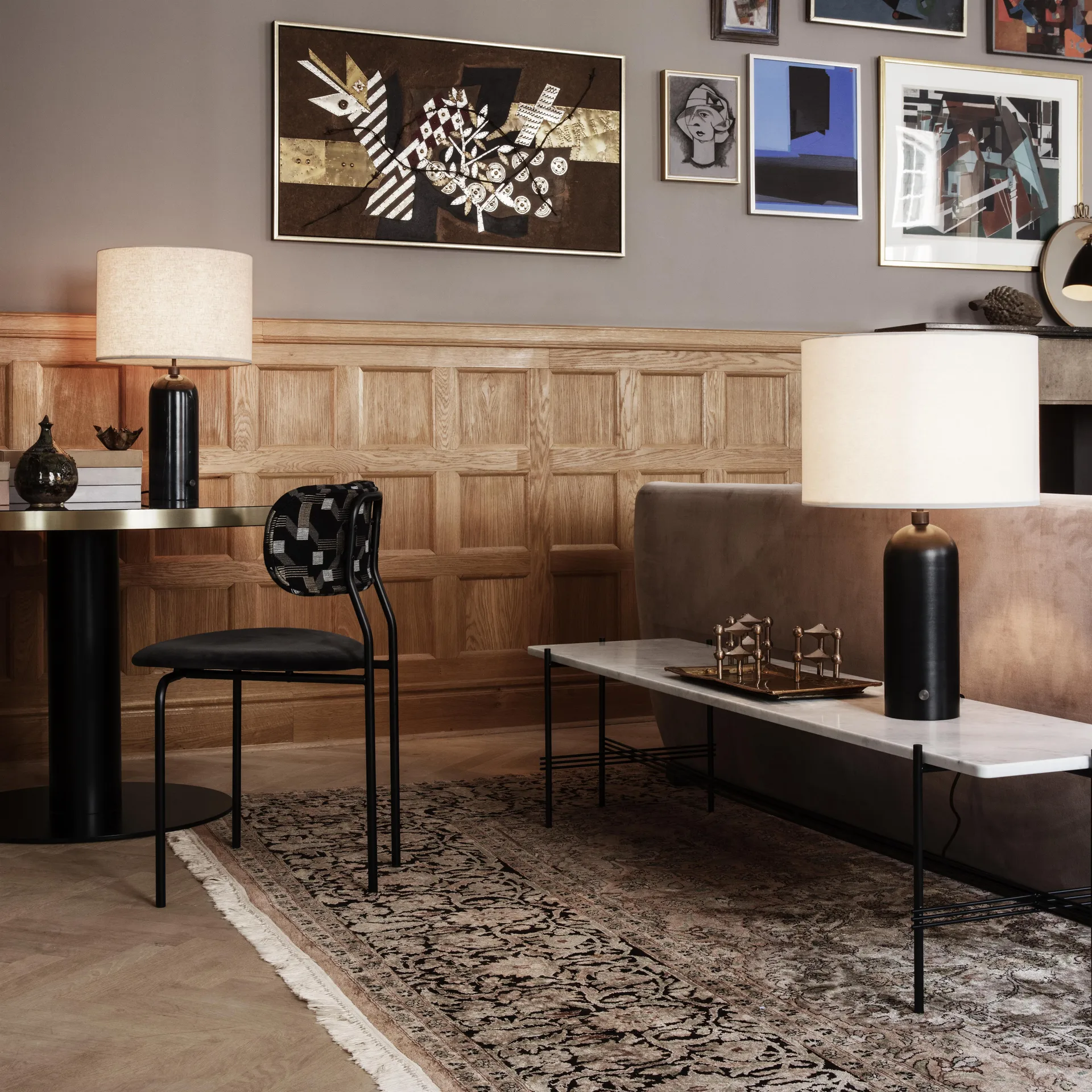 Gravity S table lamp, black marble + white shade GUBI