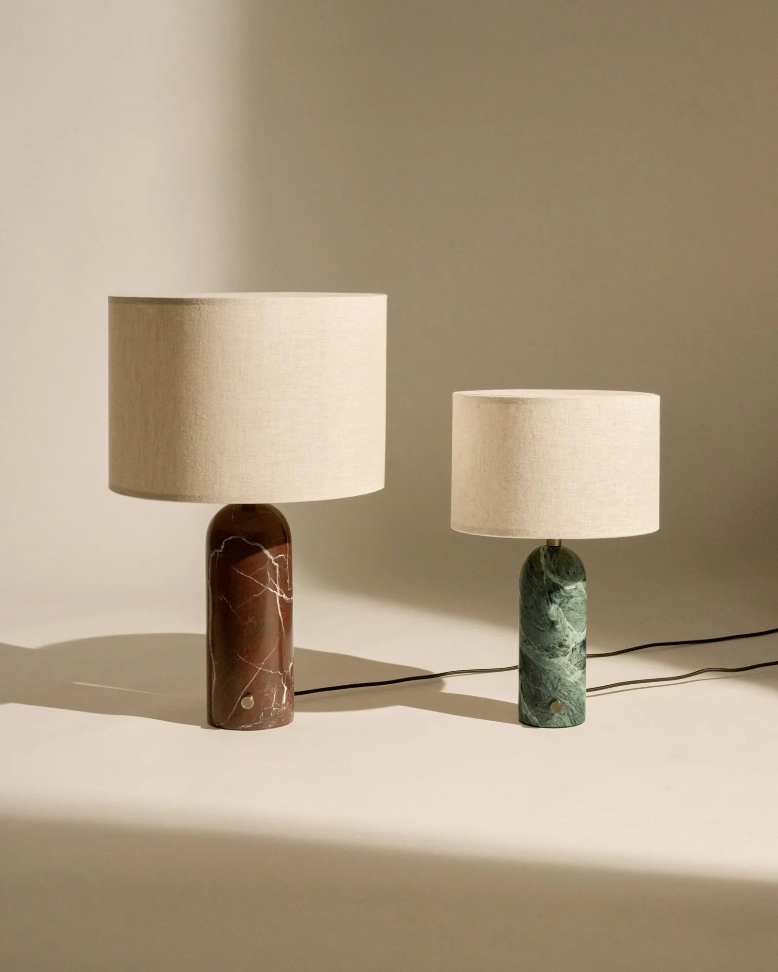 Gravity S table lamp, Maroon marble-white GUBI