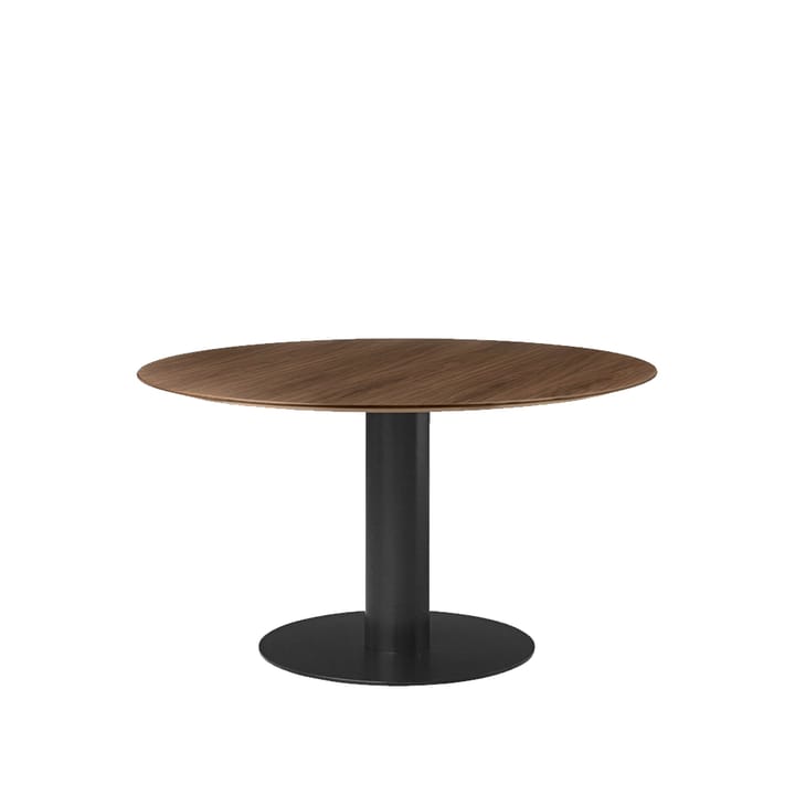 Gubi 2.0 dining table - American walnut. ø130. black stand - GUBI