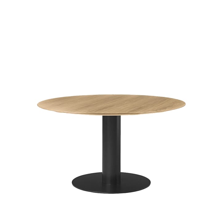 Gubi 2.0 dining table - Oak. ø130. black stand - GUBI