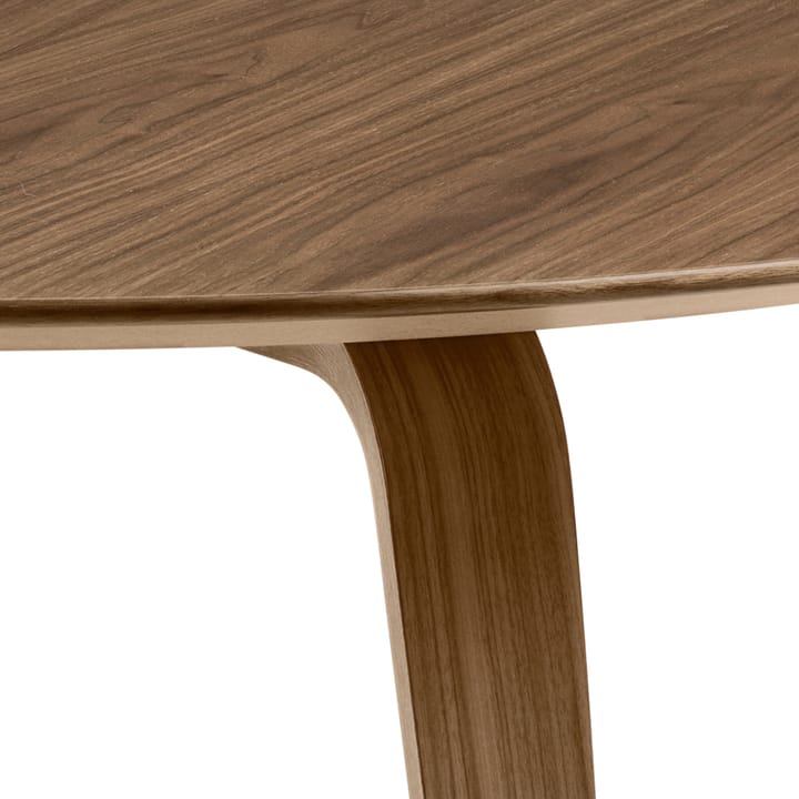 Gubi round dining table - Oak - GUBI