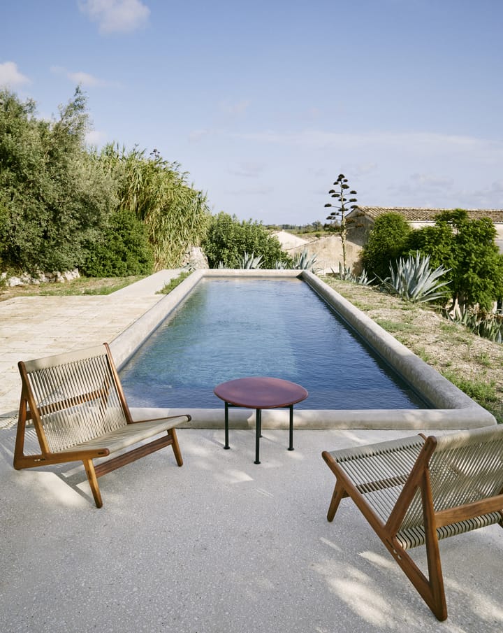 MR01 Initial outdoor lounge chair - Oiled iroko wood - GUBI