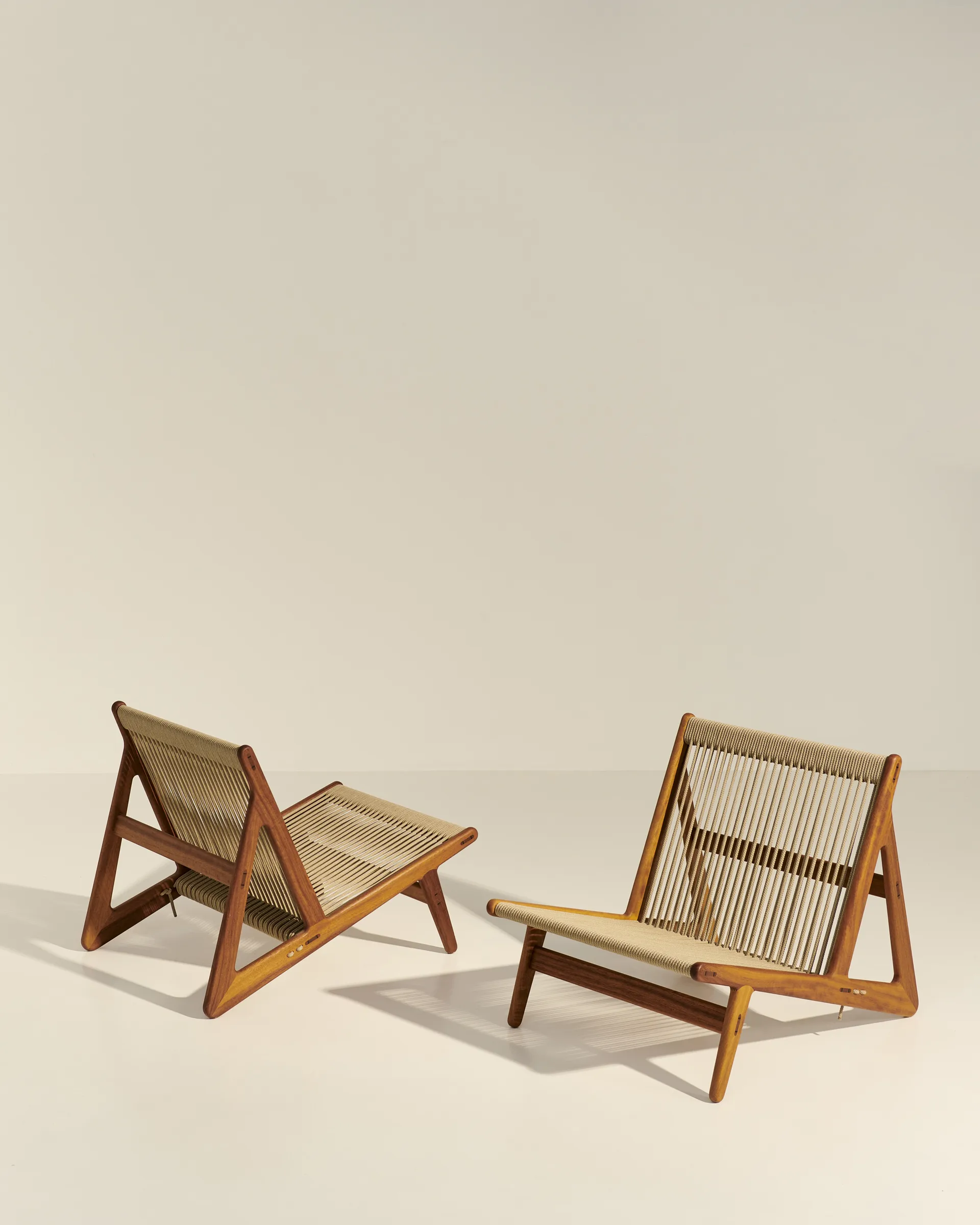 MR01 Initial outdoor lounge chair, Oiled iroko wood GUBI
