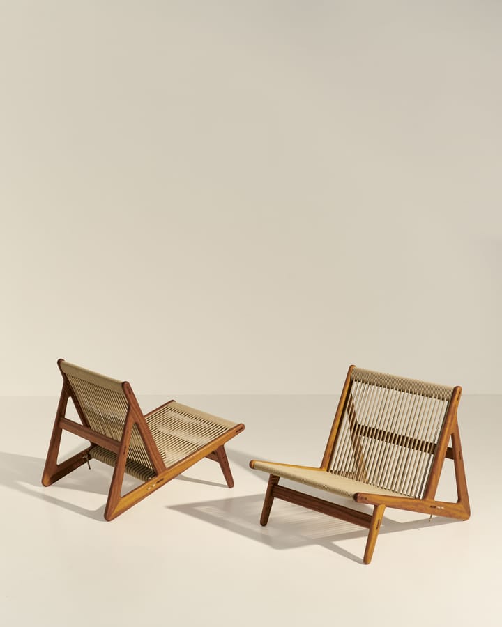 MR01 Initial outdoor lounge chair - Oiled iroko wood - Gubi