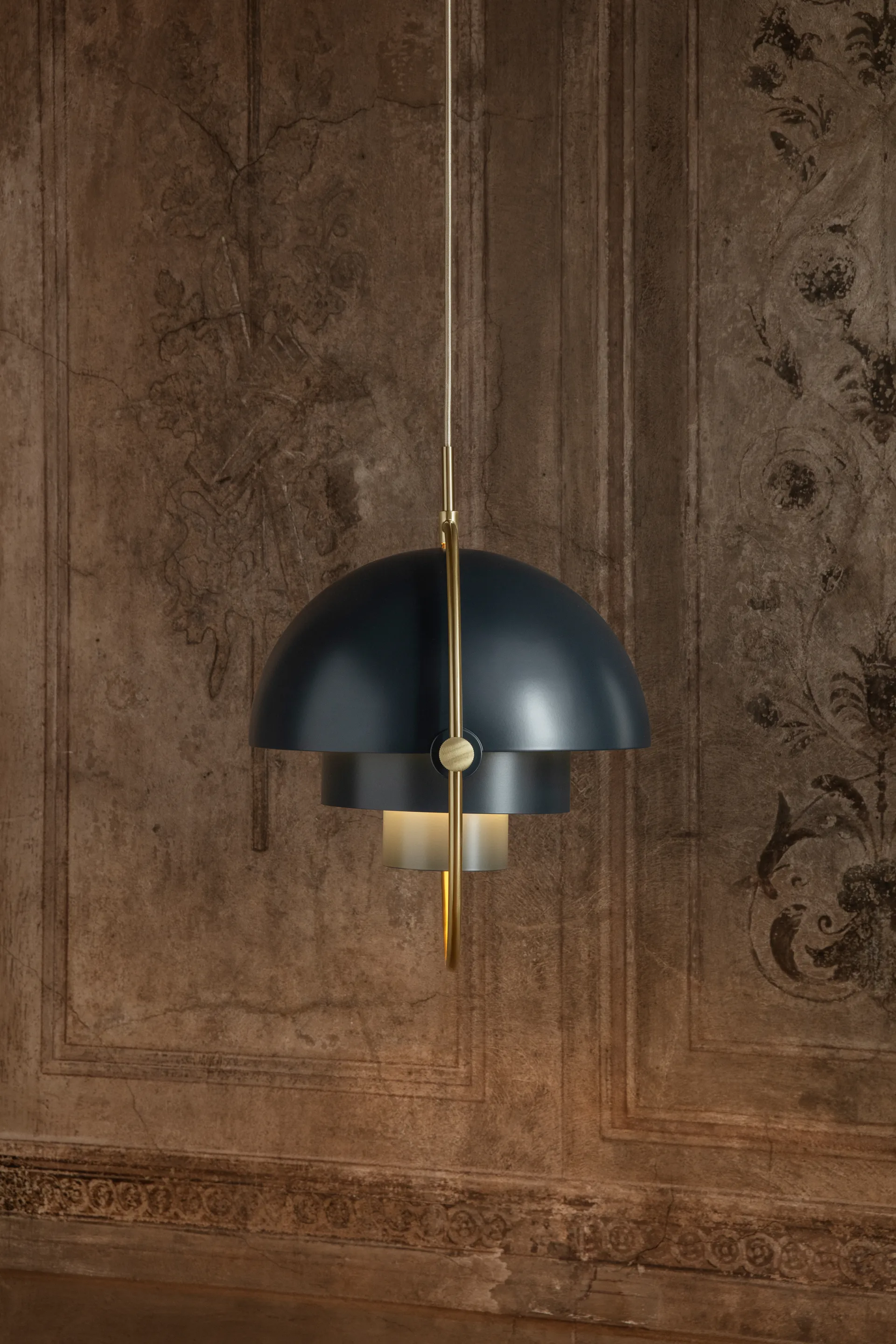 Multi-Lite ceiling lamp, brass-coal black GUBI