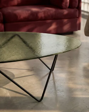 Pedrera sofa table - Black semi-matte–structured glass transparent - GUBI