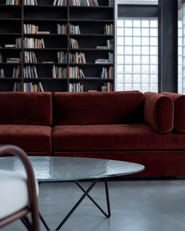 Pedrera sofa table - Black semi-matte–structured glass transparent - GUBI