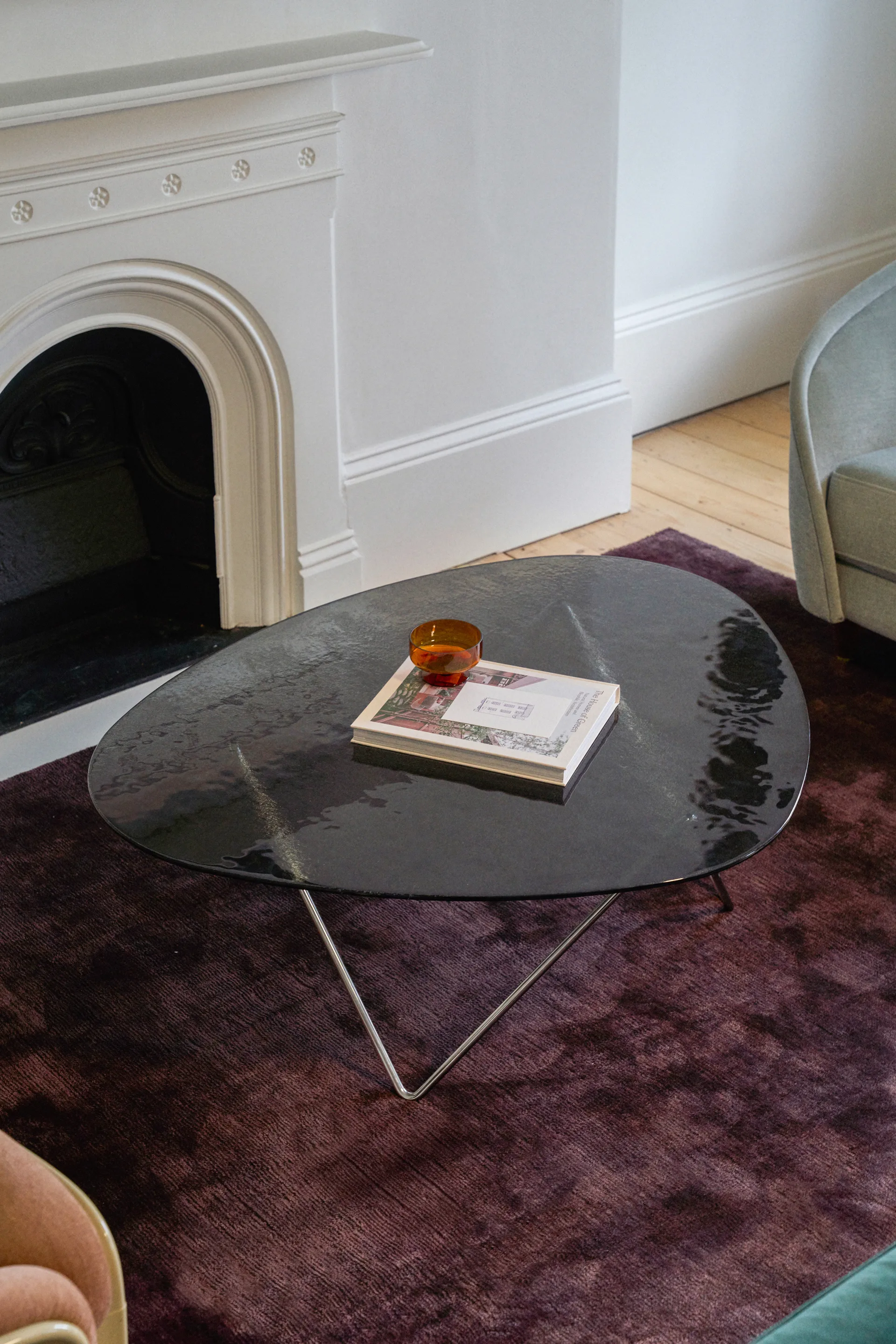 Pedrera sofa table, Chrome-structured glass smoke GUBI