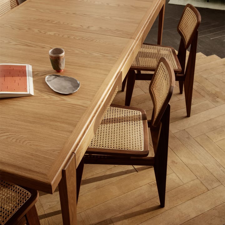 S-table dining table - American walnut. extendable - Gubi