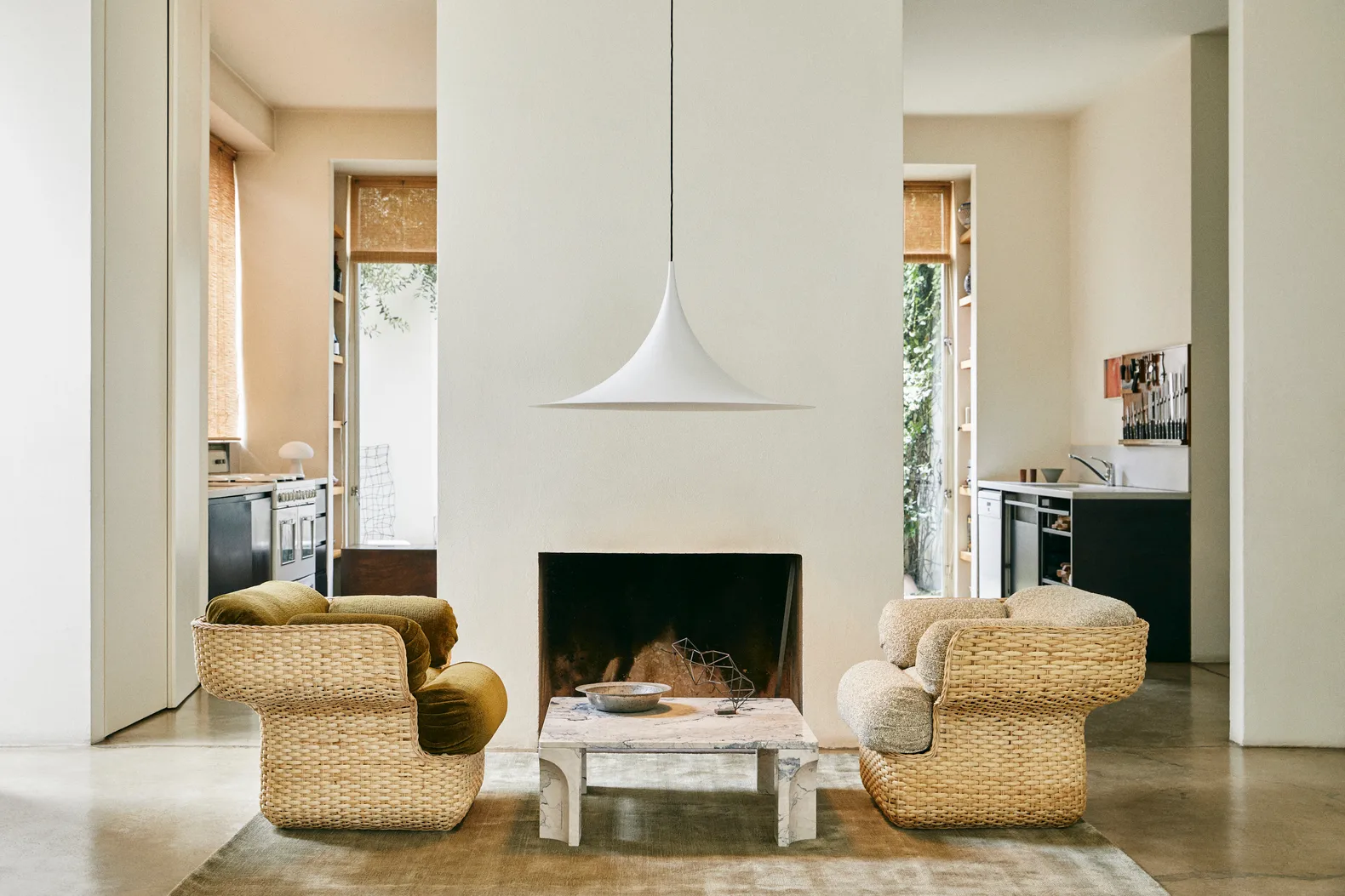 Semi Ø90 pendant lamp, White semi matt GUBI