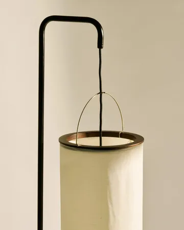 Silk Lantern floor lamp - Natural white silk-semi matt black, 163 cm - GUBI