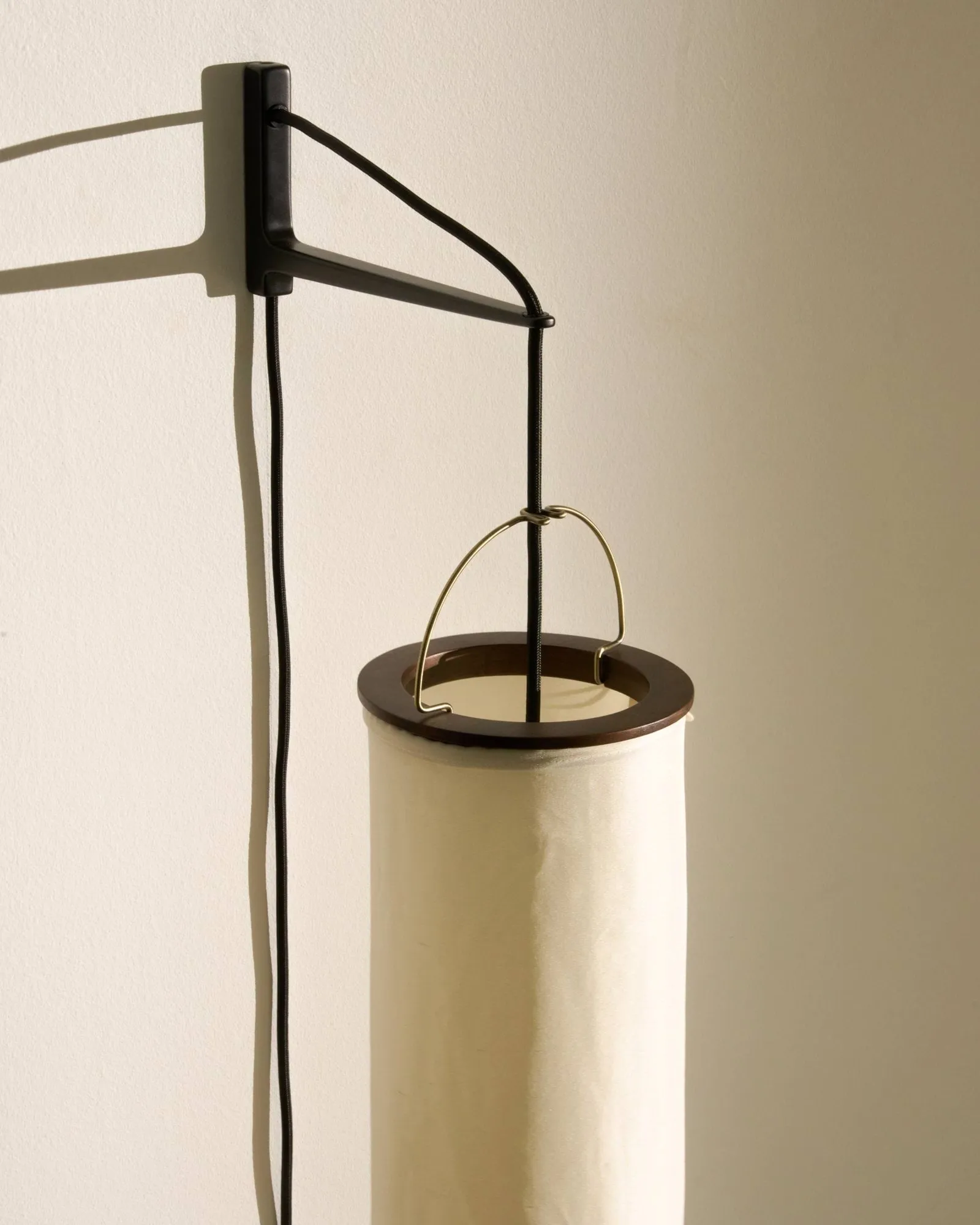 Silk Lantern wall lamp, Natural white silk-semi matt black GUBI
