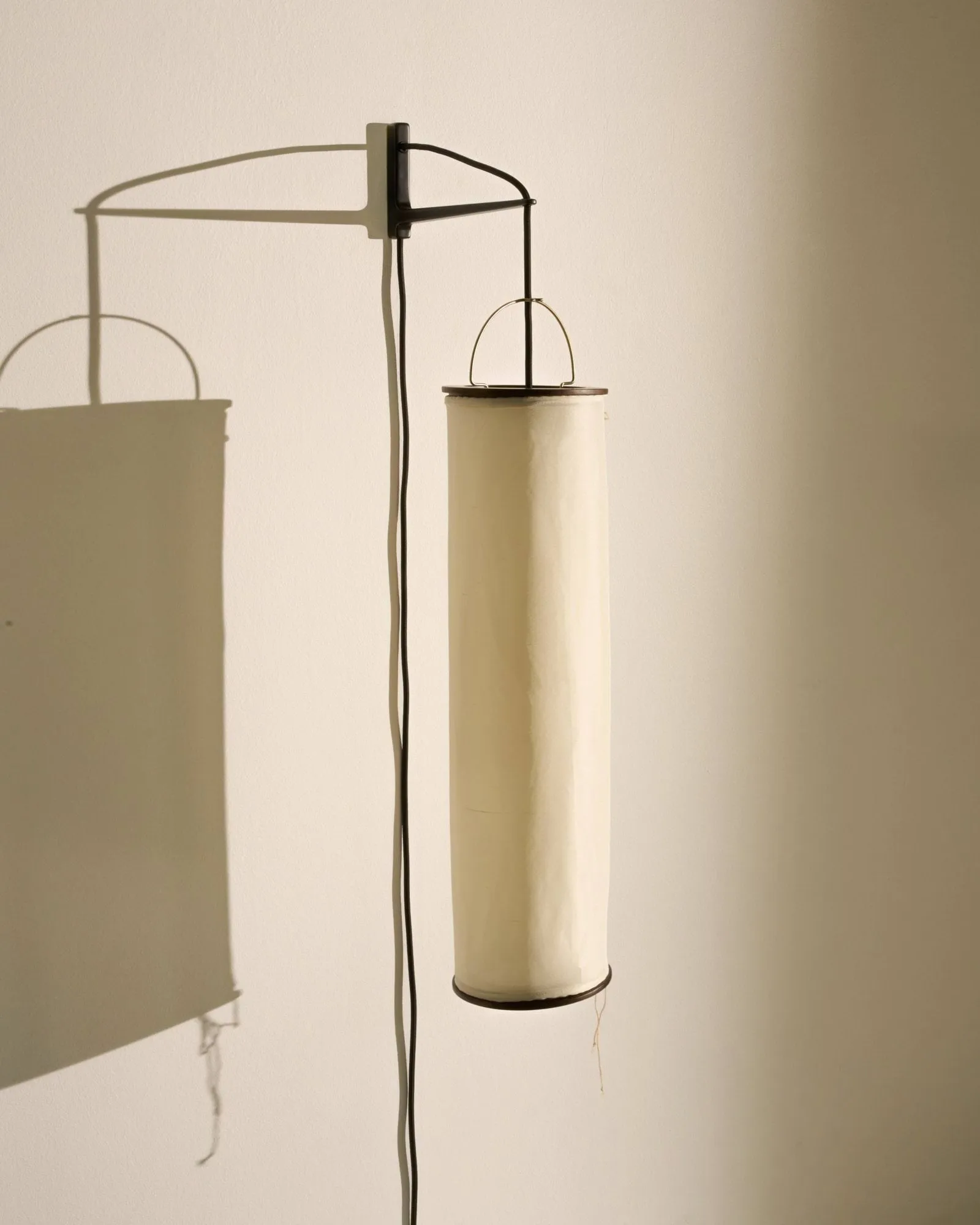 Silk Lantern wall lamp, Natural white silk-semi matt black GUBI