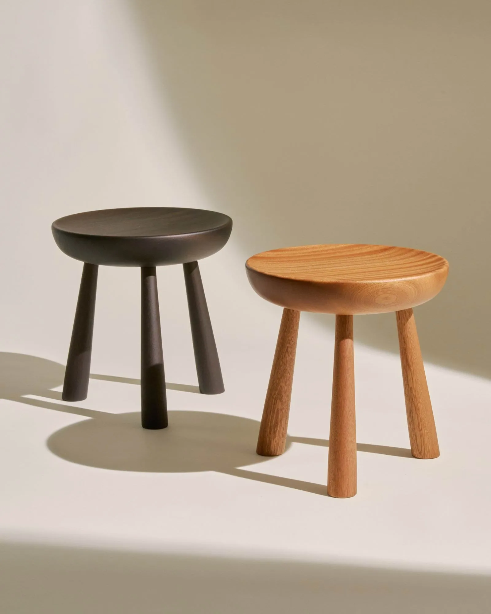 Totto stool, Lacquered sapele, Ø31x32.6 cm GUBI