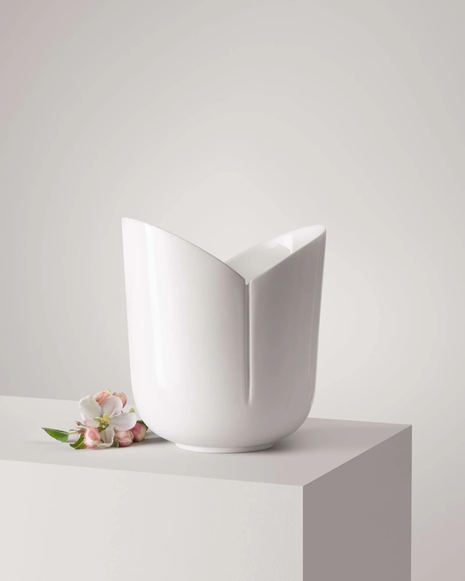 TULIP vase, Medium Gustafsbergs Porslinsfabrik