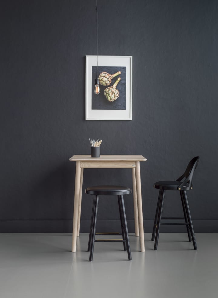 Colibri bar stool 63 cm - Stained black oak-black pad - Hans K