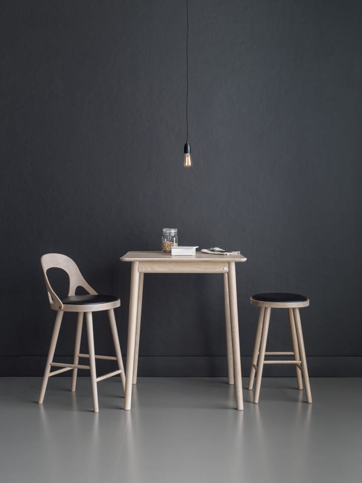 Colibri bar stool 63 cm - Stained blonde oak-black pad - Hans K