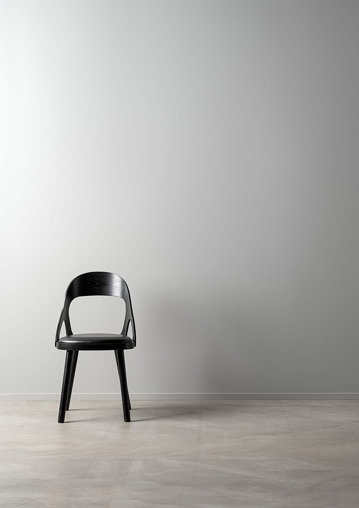 Colibri chair - Stained black oak-black pad - Hans K