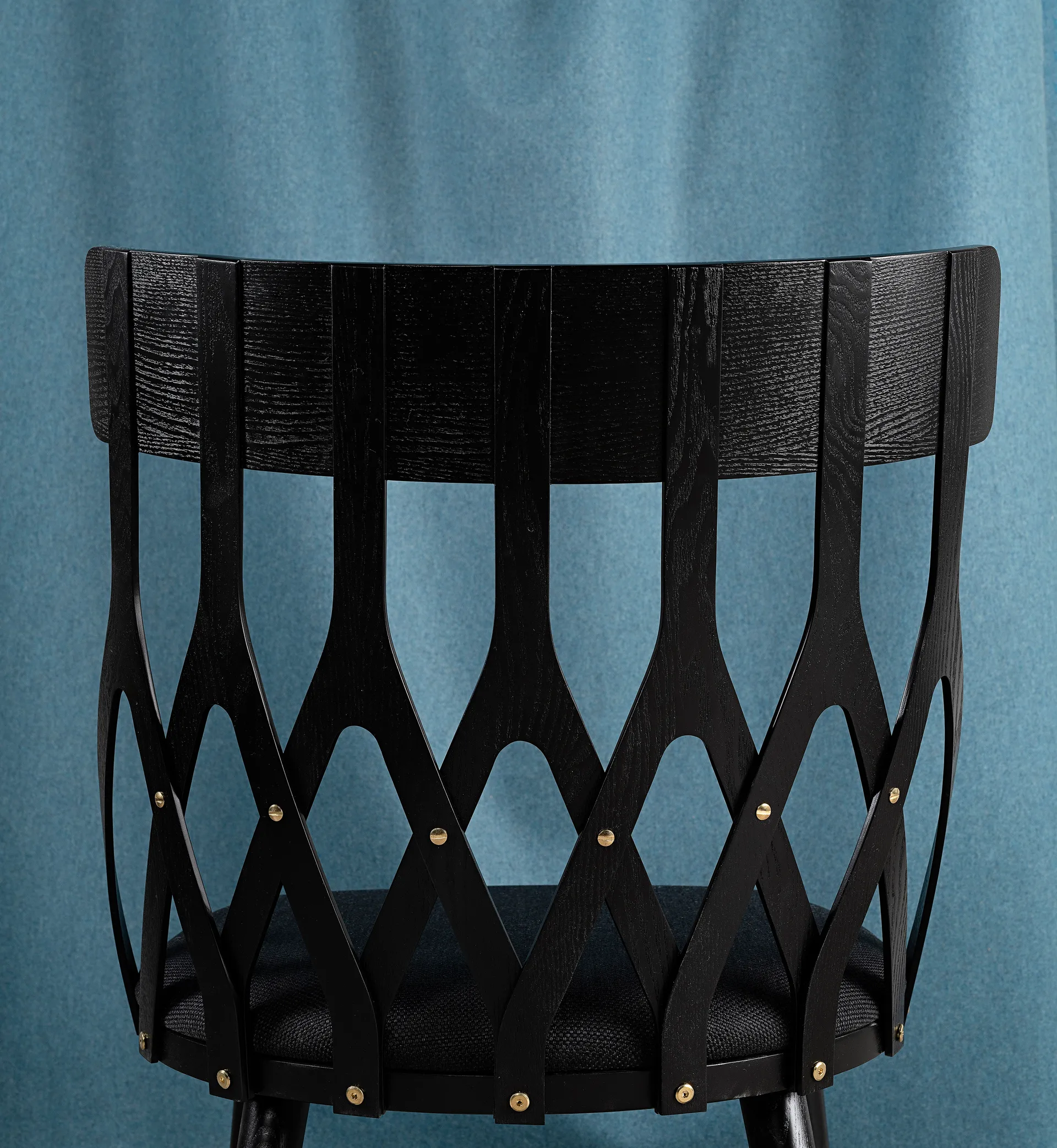 Y5 lounge chair, Black stained-black pad Hans K