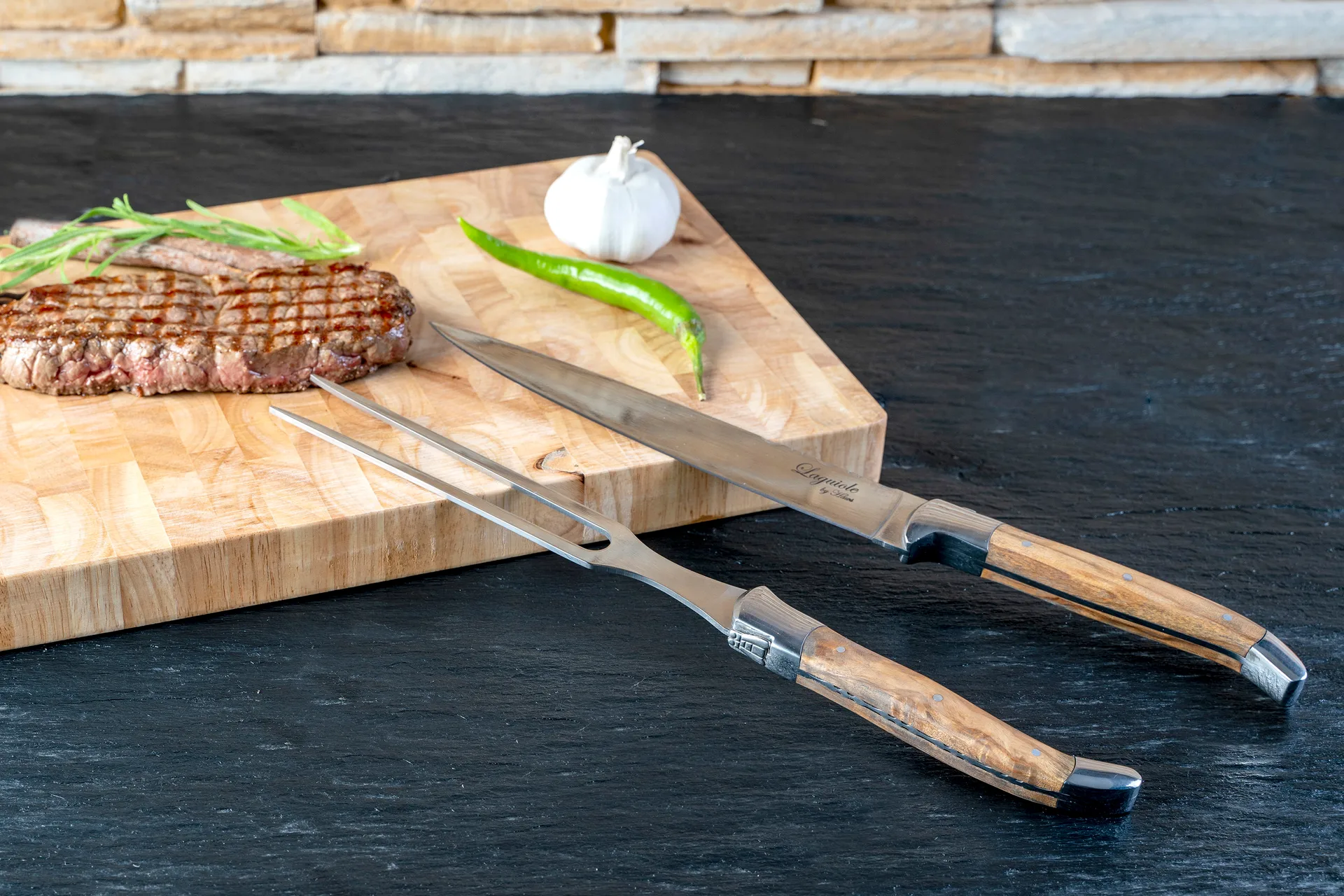 Laguiole By Hâws 2-piece carving set, Olive Hâws