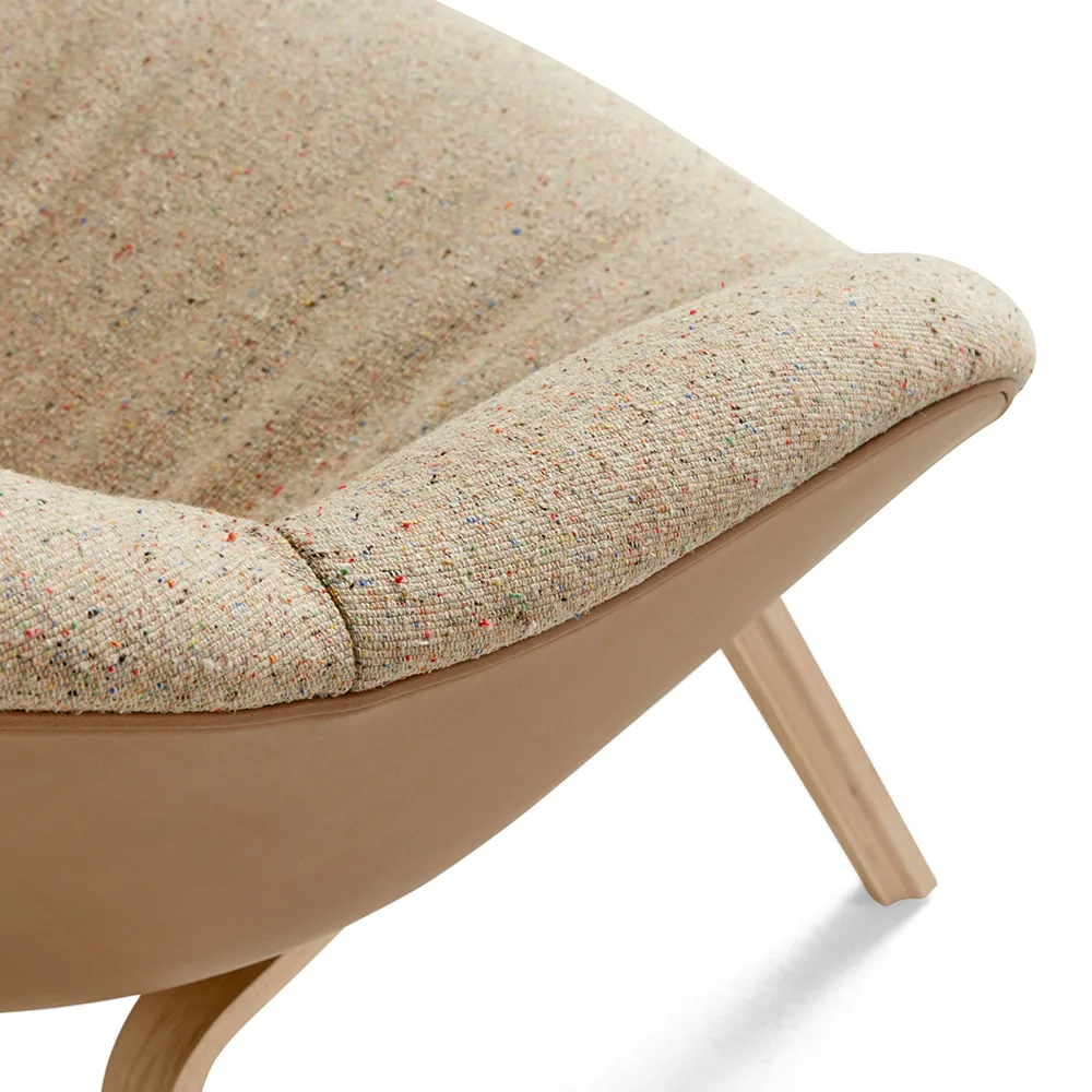 About A Lounge AAL83 lounge chair, Fabric black dark brown melange-soap-treated oak frame HAY