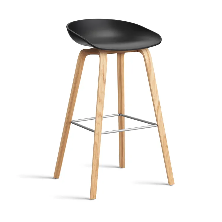 About a Stool AAL32 High 2.0 bar stool lacquered oak base - Black-stainless steel footrest - HAY