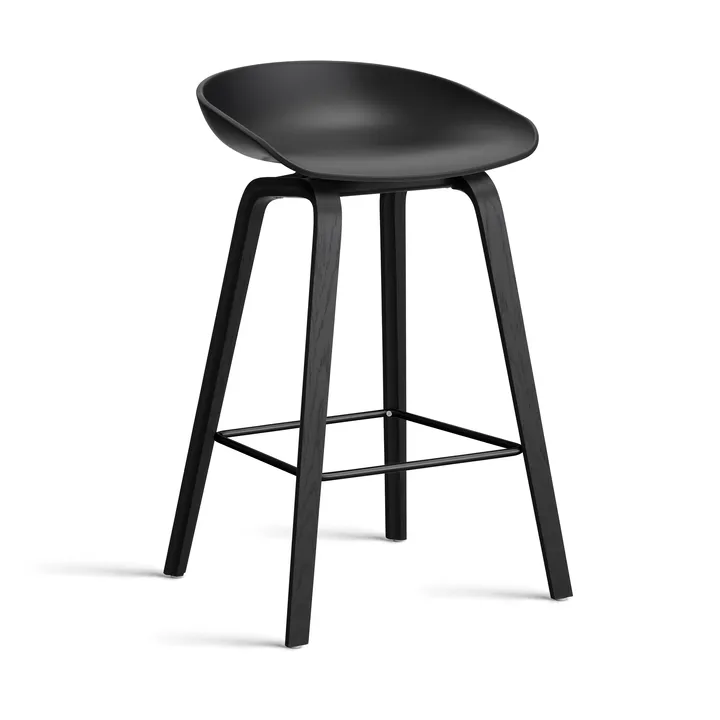 About a Stool AAL32 Low 2.0 bar stool black oak base - Black-black steel footrest - HAY