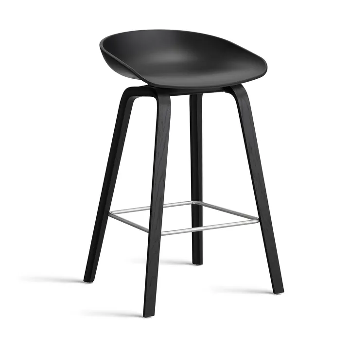 About a Stool AAL32 Low 2.0 bar stool black oak base - Black-stainless steel footrest - HAY