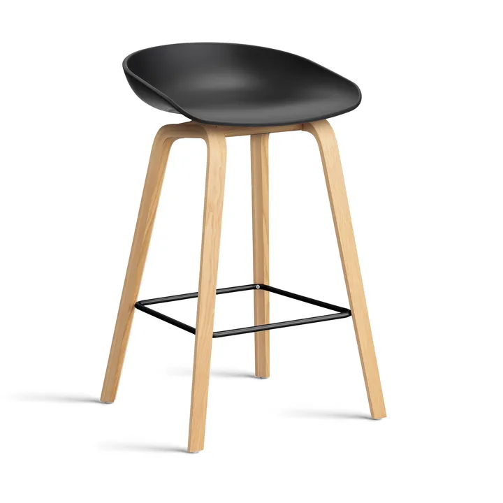 About a Stool AAL32 Low 2.0 bar stool lacquered oak base - Black-black steel footrest - HAY
