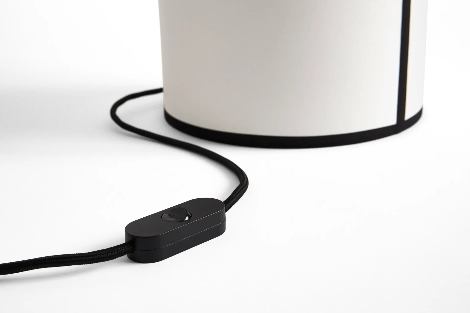 Ava pyramid table lamp 45 cm, White HAY