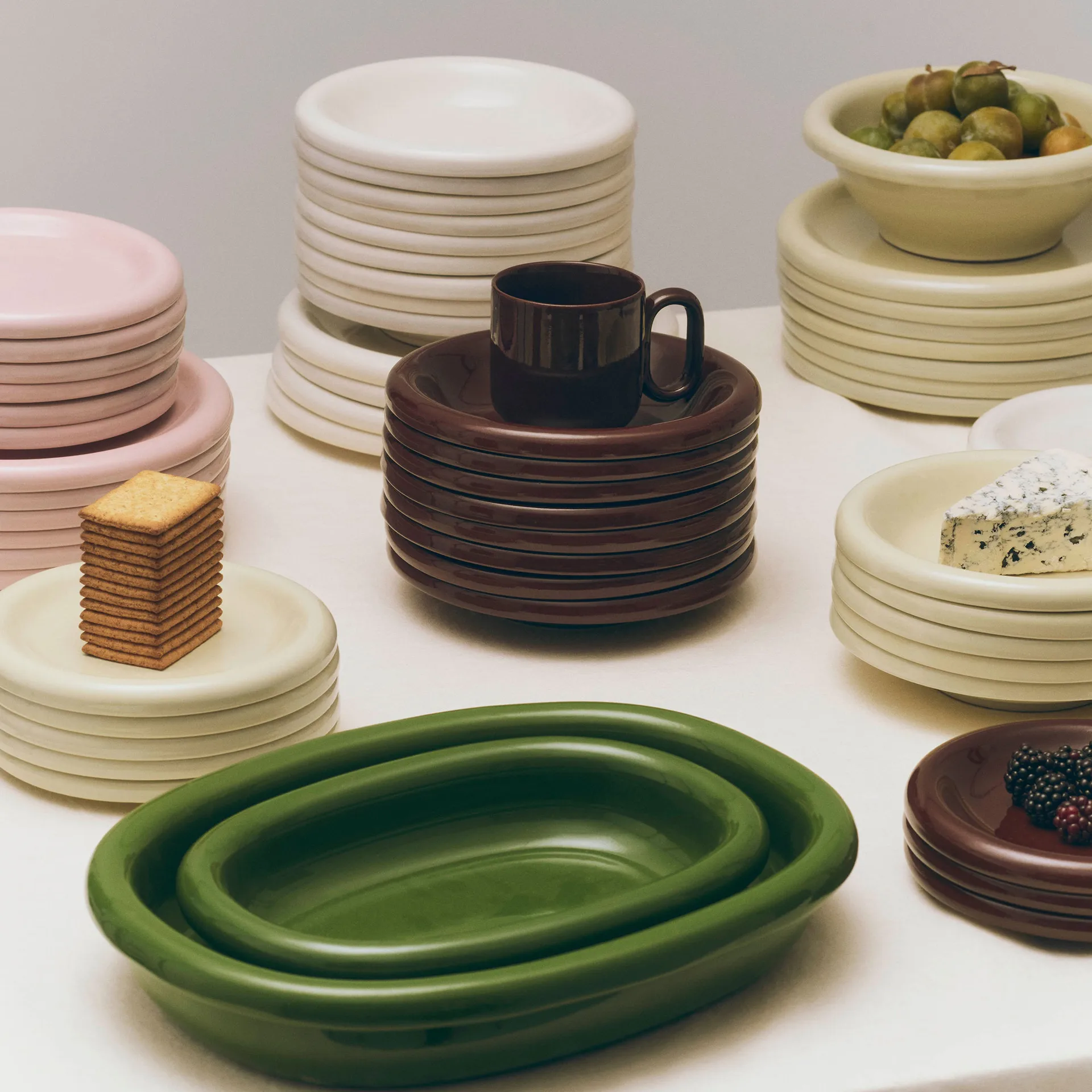 Barro oval serving plate, Green, small 20x27,5 cm HAY