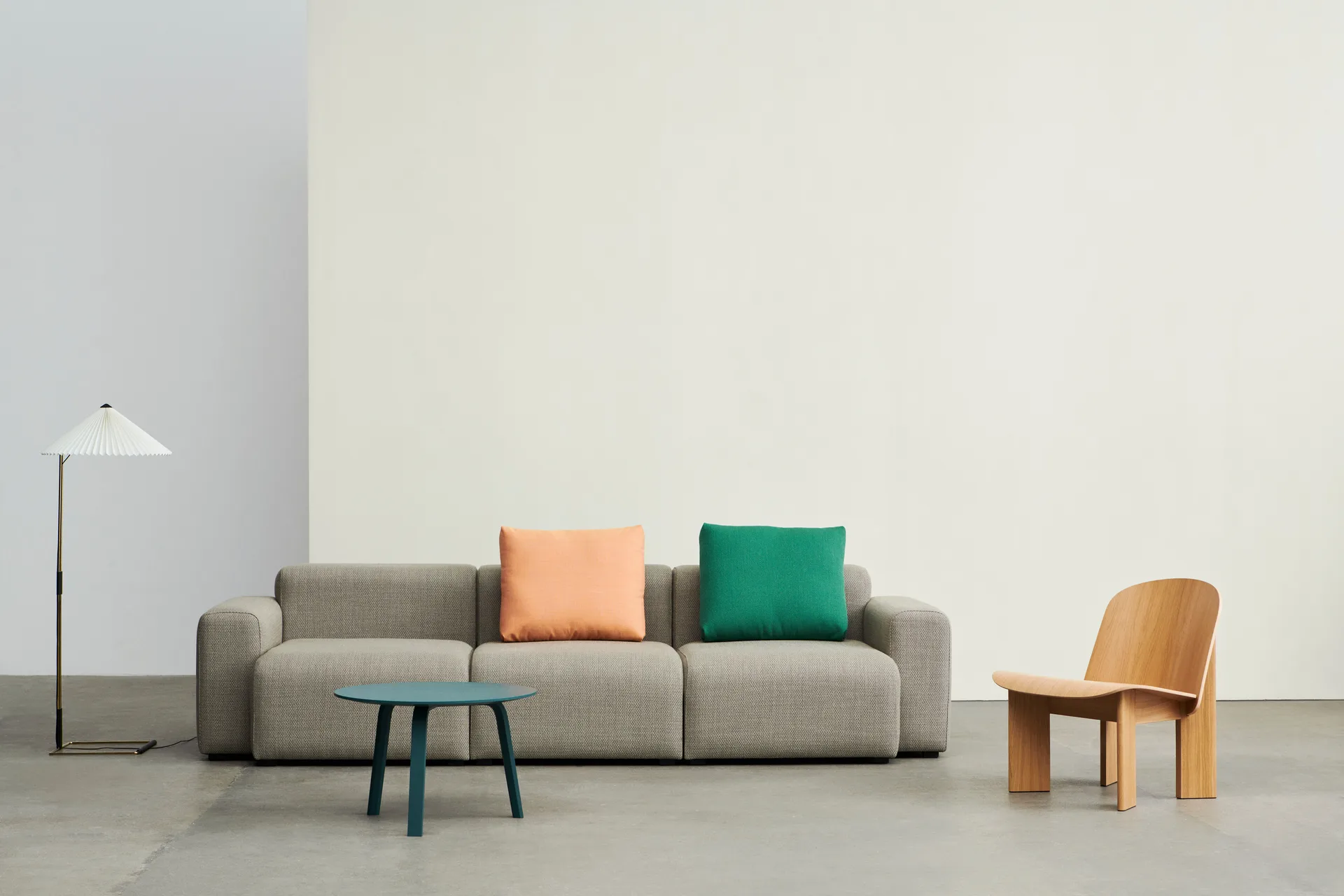 Bella coffee table, Brunswick green oak, Ø60x39 cm HAY