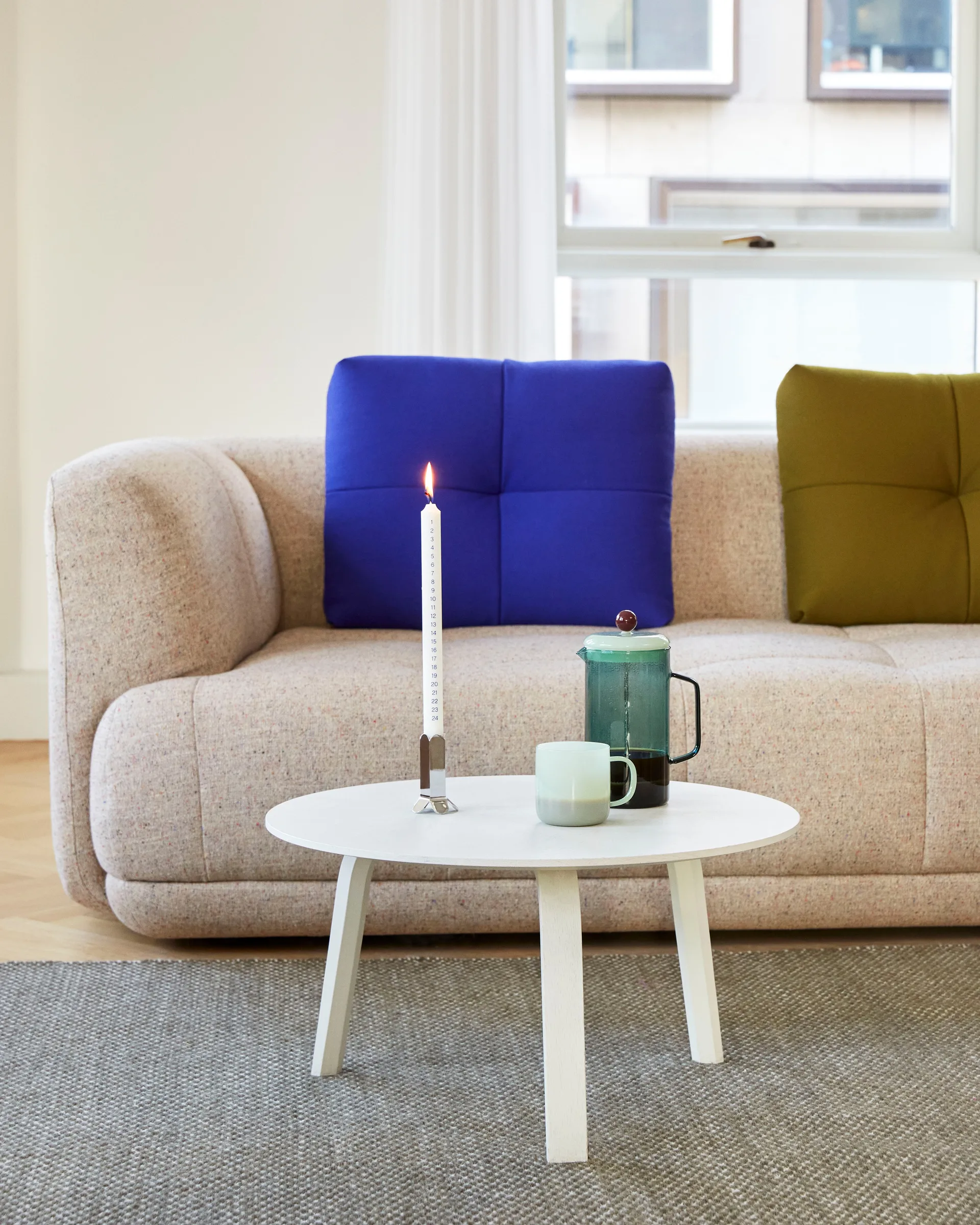 Bella coffee table, White oak, Ø60x32 cm HAY