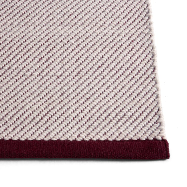 Bias rug 140x200 cm - Cherry tint - HAY