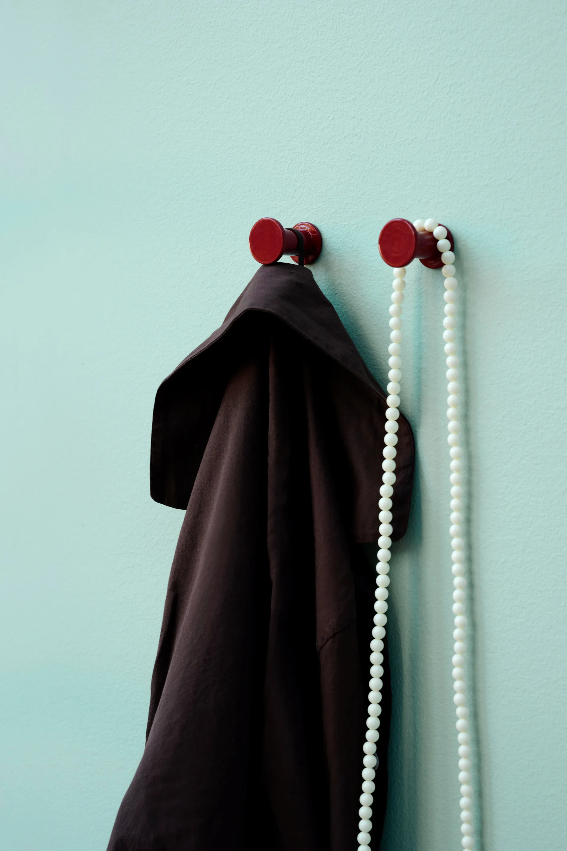 Bolt hook 2-pack Ø2.8 cm, Red HAY