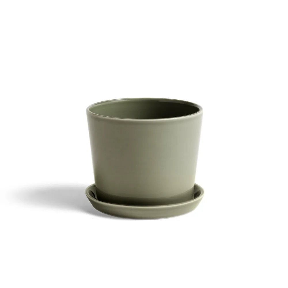 Botanical Family flower pot, Dusty green, medium, with saucer Ø13.5 cm HAY