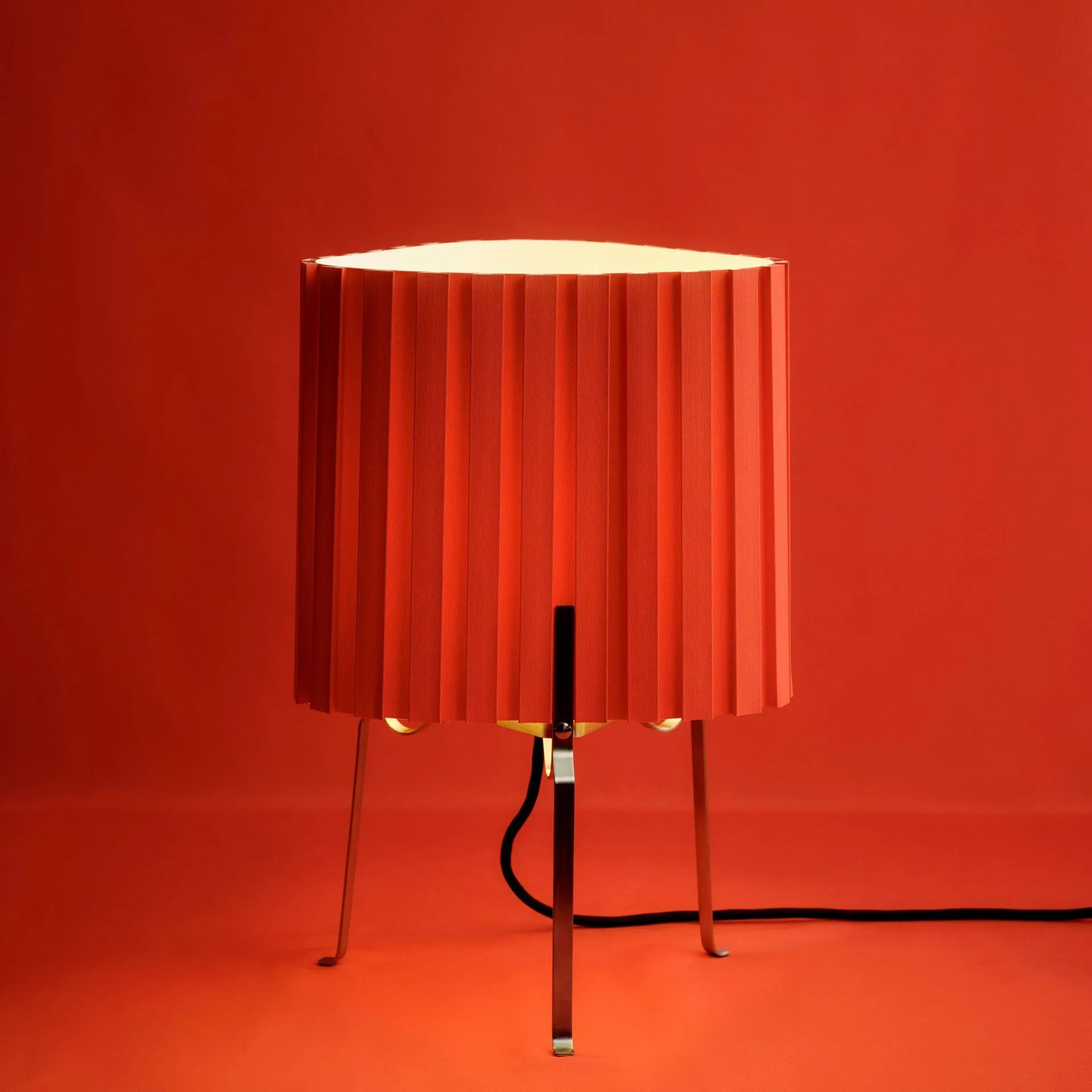 Canelé table lamp, Tomato' red HAY