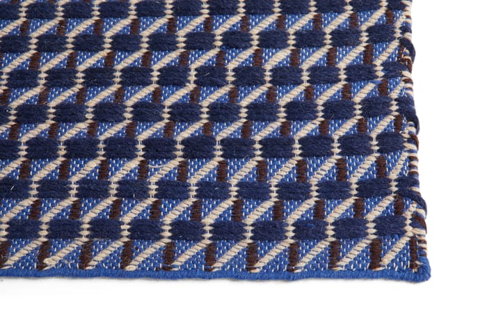 Channel rug - Blue-white 140x200 cm - HAY