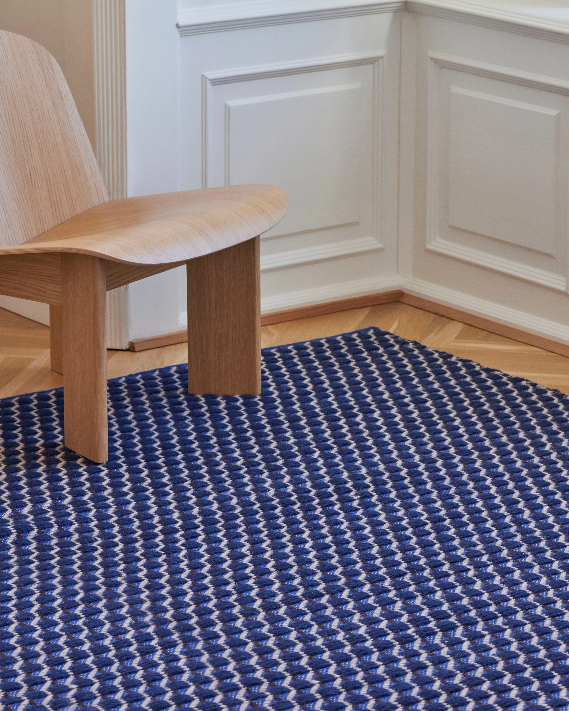 Channel rug, Blue-white 140x200 cm HAY