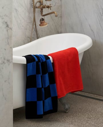 Check bath towel 70x136 cm - Cobolt blue - HAY